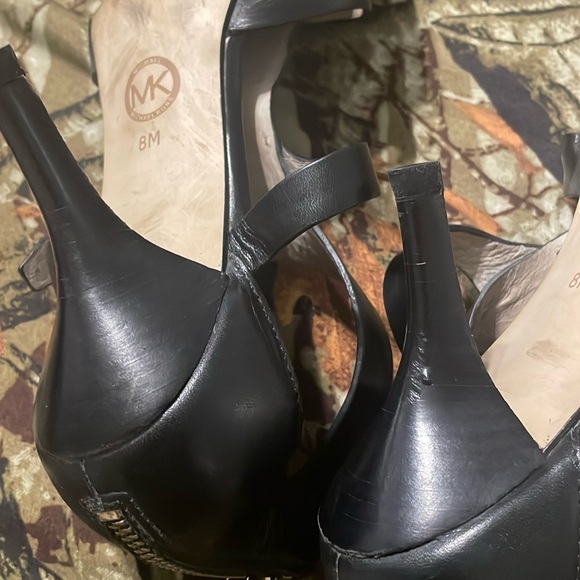 Beautiful Michael kors shoes - Picture 16 of 16